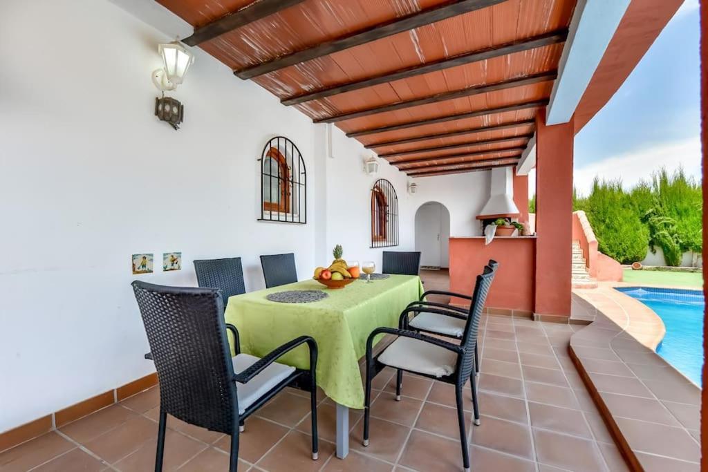 Villas Guzman - Mouna Калпе Екстериор снимка