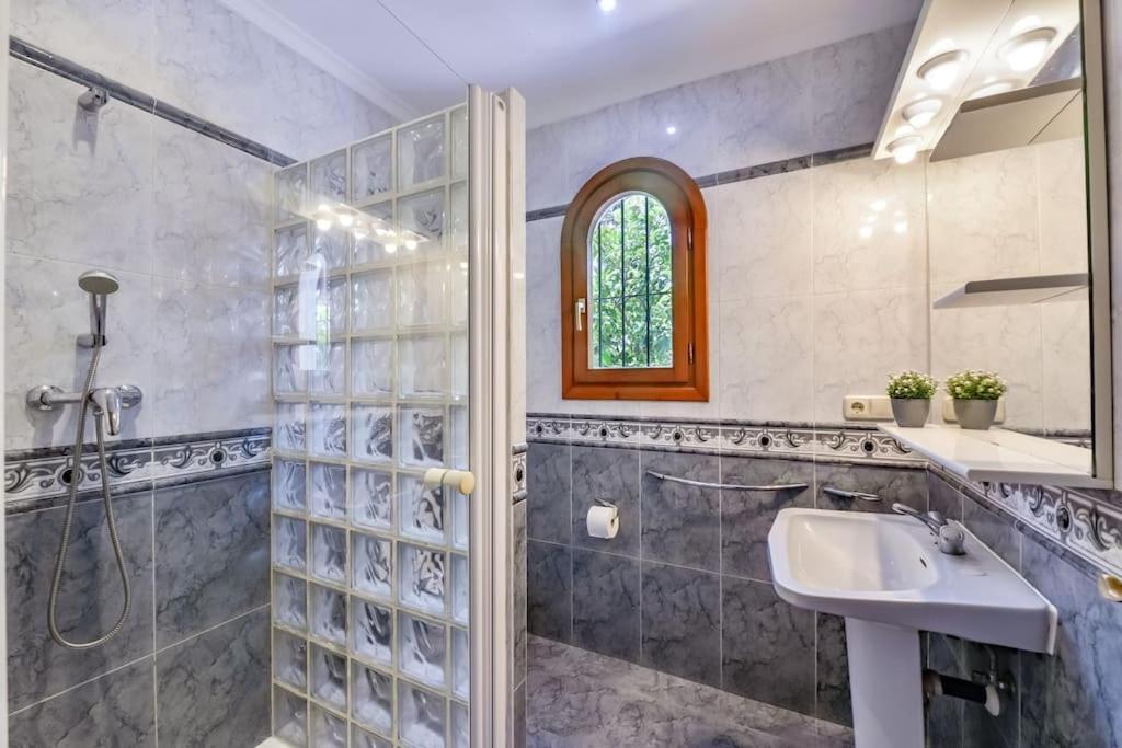 Villas Guzman - Mouna Калпе Екстериор снимка